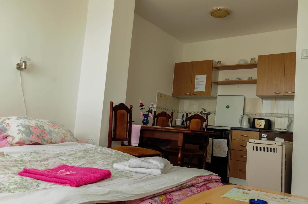 Apartment Daca Stan Belgrado Habitación foto