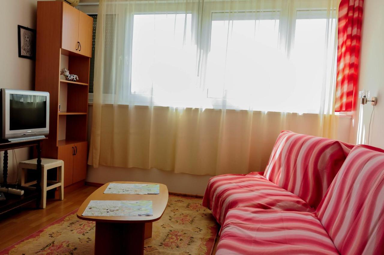Apartment Daca Stan Belgrado Habitación foto